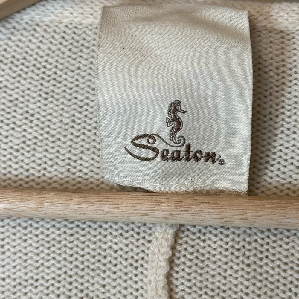 Seaton Cream 100% Pure Cashmere Wrap Shawl Size Medium - Picture 4 of 6